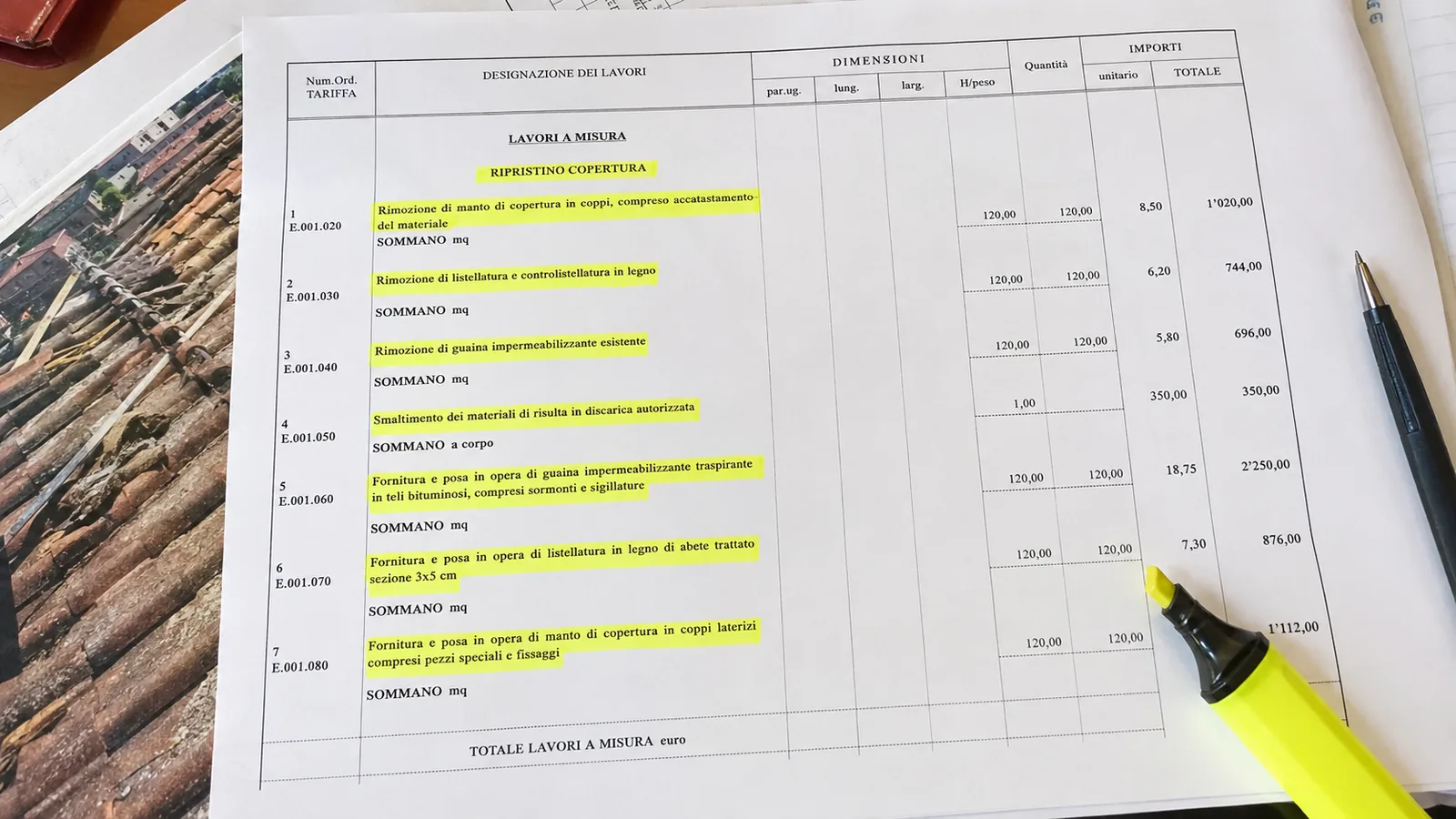Computo metrico stampato con le voci di ripristino di una copertura, evidenziate con marcatore