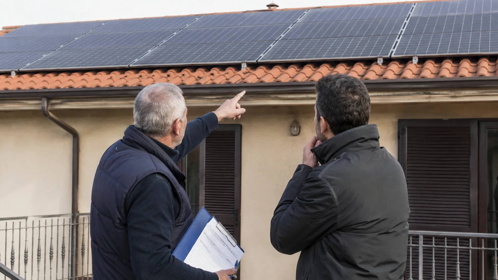 Pannelli già installati sul tetto di un'abitazione